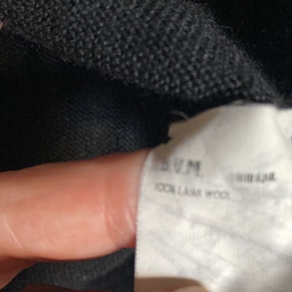 Trend Les Copains Black Wool Turtleneck Sweater with Button Detail. Size 42/6. - Picture 9 of 9